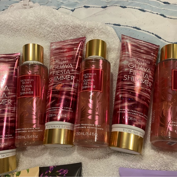 Victoria's Secret Sparkling Creme Body Lotion - Blue - Picture 7 of 9